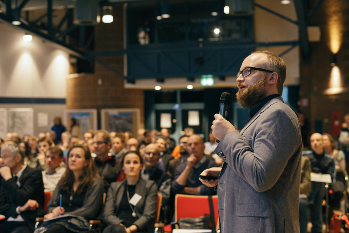 K1024_Projektcoordinator Christian Hinz in Aktion beim Wilhelmsburger Projektd... Projektcoordinator Christian Hinz in Aktion beim Wilhelmsburger Projektdialog. Foto@IBA Hamburg - Jo Larsson